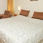 Хотел Tropics & Venera 3*