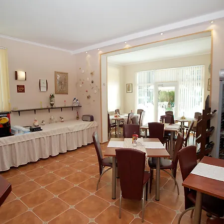 Hotel Tropics & Venera
