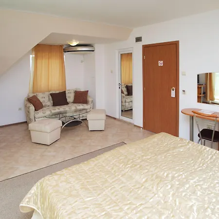 Tropics & Venera Hotel 3*