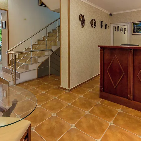 Hotel Tropics & Venera