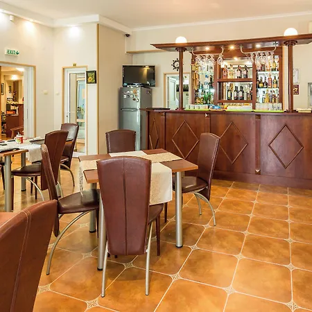 Hotel Tropics & Venera 3*