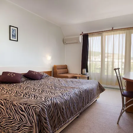 Hotel Tropics & Venera