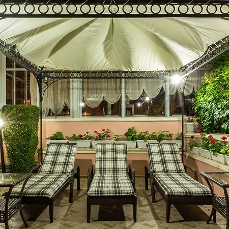 Tropics & Venera Hotel 3*