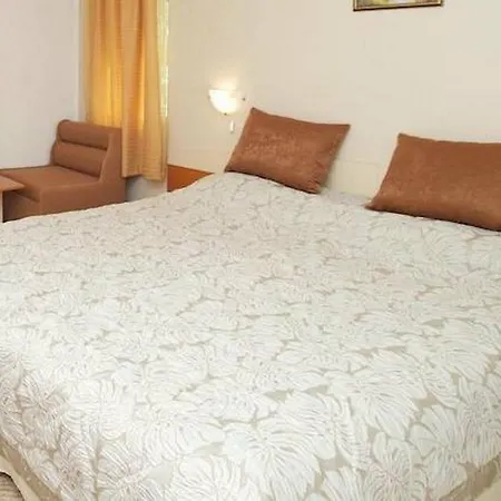 Hotel Tropics & Venera 3*